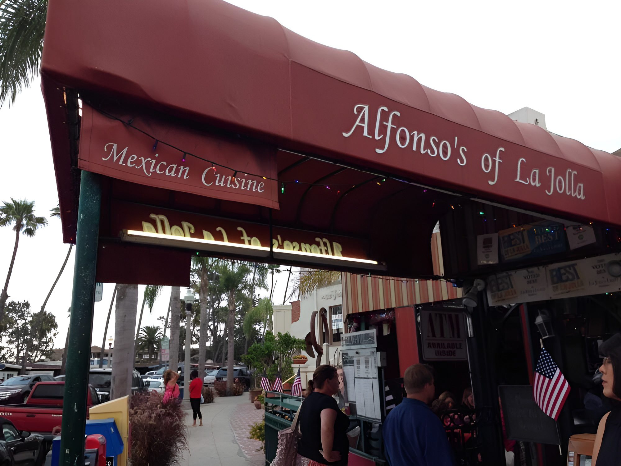 The old canopy of Alfonso’s on Prospect Street is long gone, but it remains an icon of La Jolla eateries. Photo via Yelp.